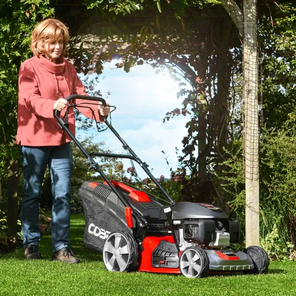 Cobra MX460SPH Premium Self-Propelled Lawnmower / Honda 46cm